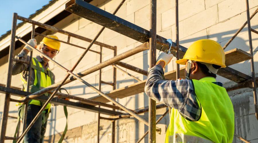 Professional gutter cleaning in Dowling, MI